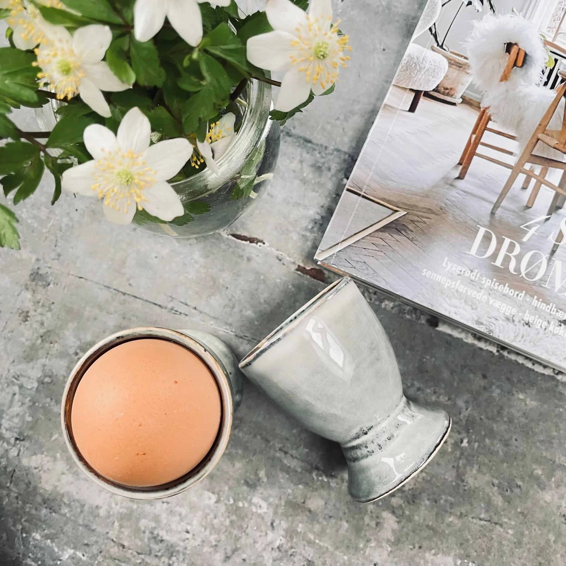 Bord service -Bord service aeggebaeger i stentoj stone 445388